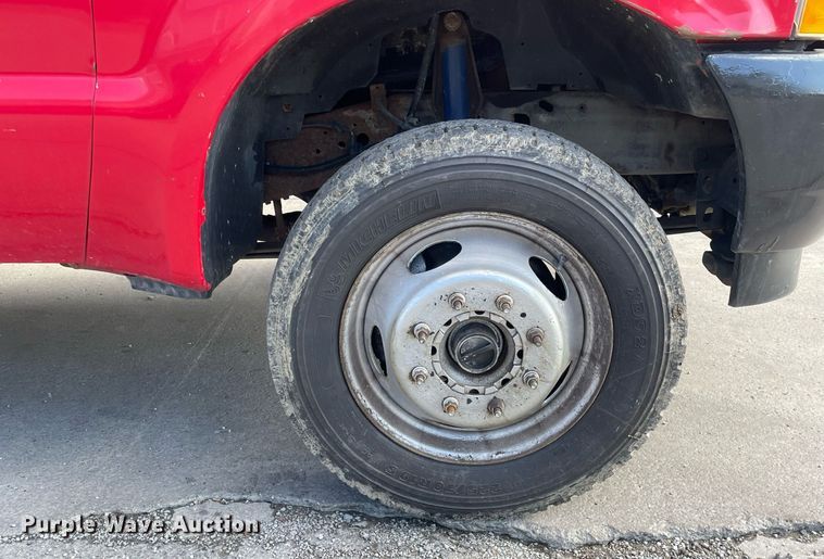 image for item DP0279 2004 Ford F450 Super Duty XL  flatbed truck