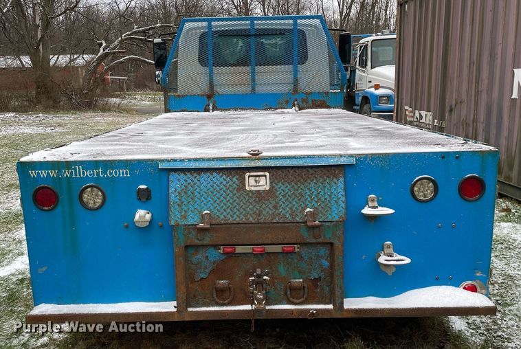 image for item DP0282 2005 International 4300  flatbed truck