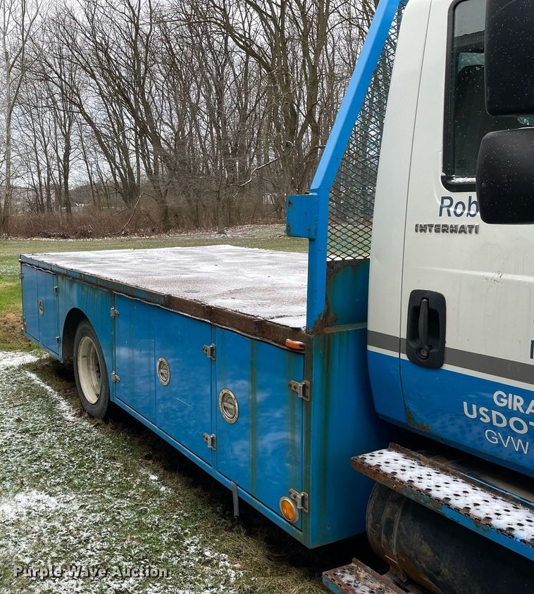 image for item DP0282 2005 International 4300  flatbed truck