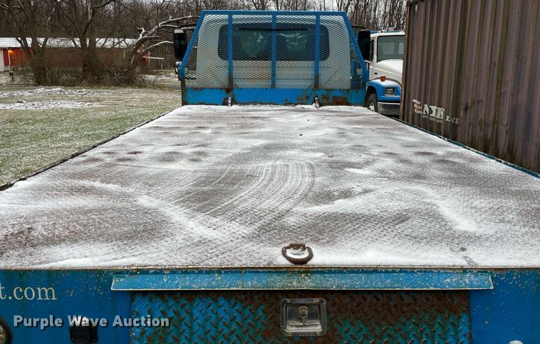 image for item DP0282 2005 International 4300  flatbed truck