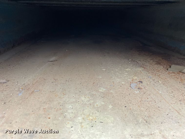 image for item DP0282 2005 International 4300  flatbed truck