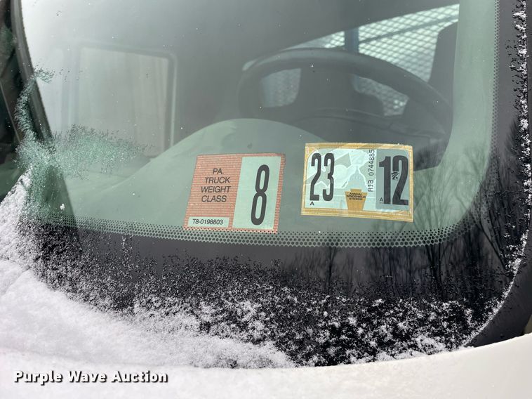 image for item DP0282 2005 International 4300  flatbed truck