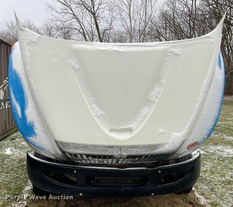 image for item DP0282 2005 International 4300  flatbed truck