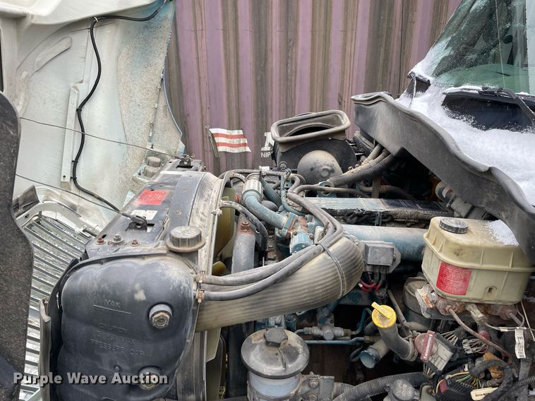 image for item DP0282 2005 International 4300  flatbed truck