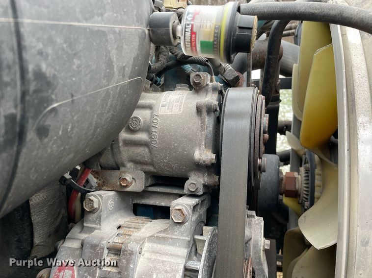 image for item DP0282 2005 International 4300  flatbed truck