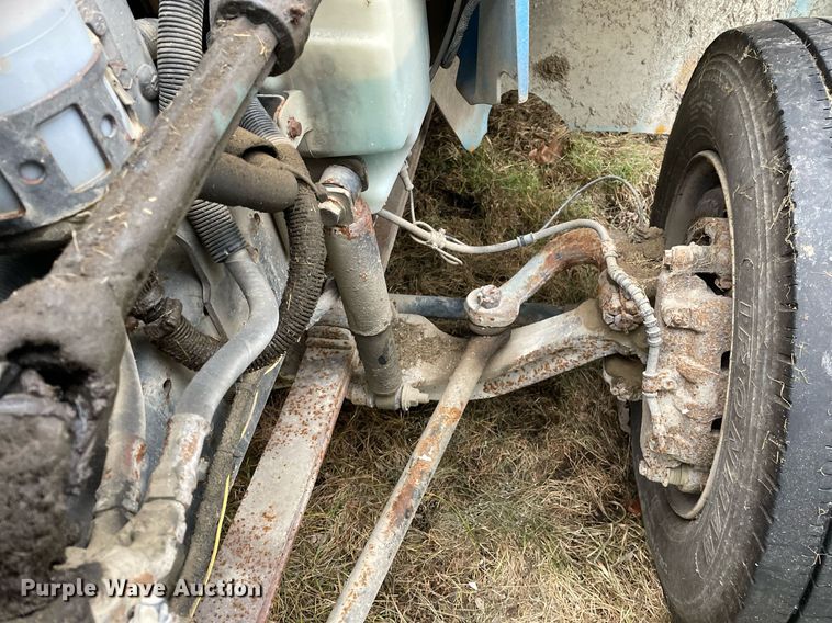 image for item DP0282 2005 International 4300  flatbed truck