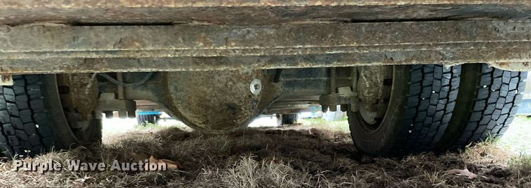 image for item DP0282 2005 International 4300  flatbed truck