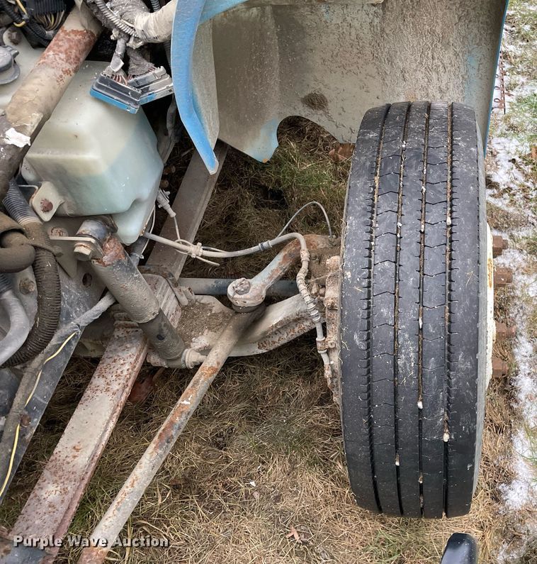 image for item DP0282 2005 International 4300  flatbed truck