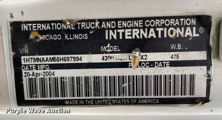 image for item DP0282 2005 International 4300  flatbed truck