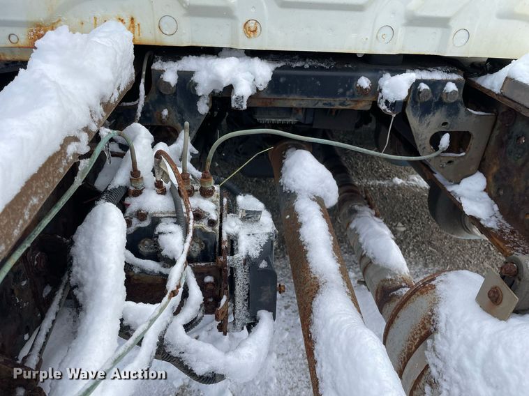 image for item DP0283 2007 International 4300  truck cab and chassis