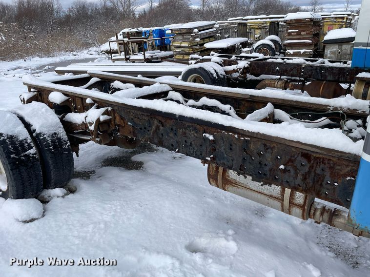 image for item DP0283 2007 International 4300  truck cab and chassis