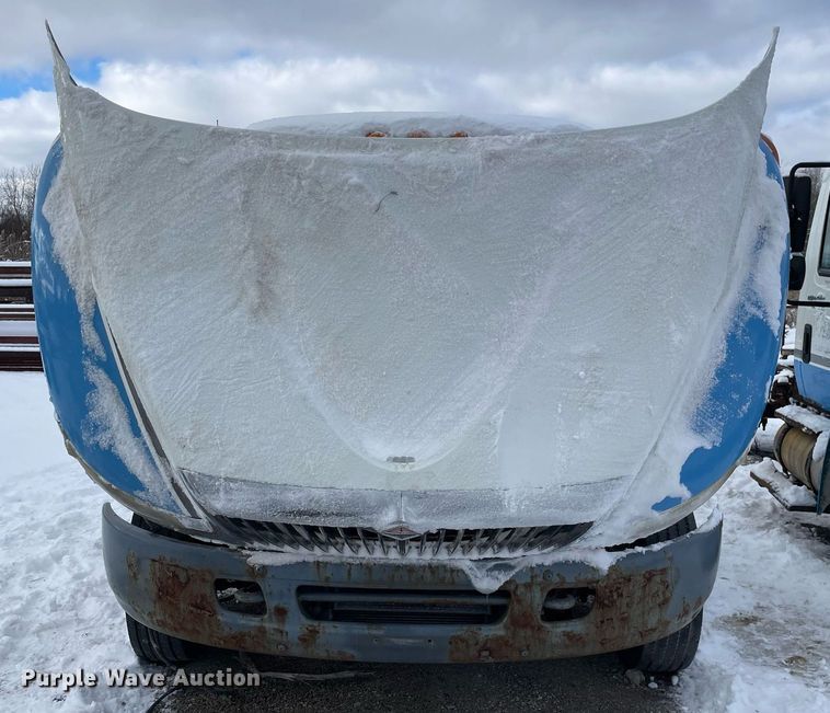 image for item DP0283 2007 International 4300  truck cab and chassis