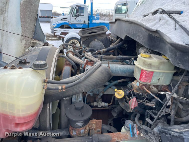 image for item DP0283 2007 International 4300  truck cab and chassis