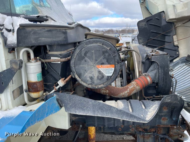 image for item DP0283 2007 International 4300  truck cab and chassis