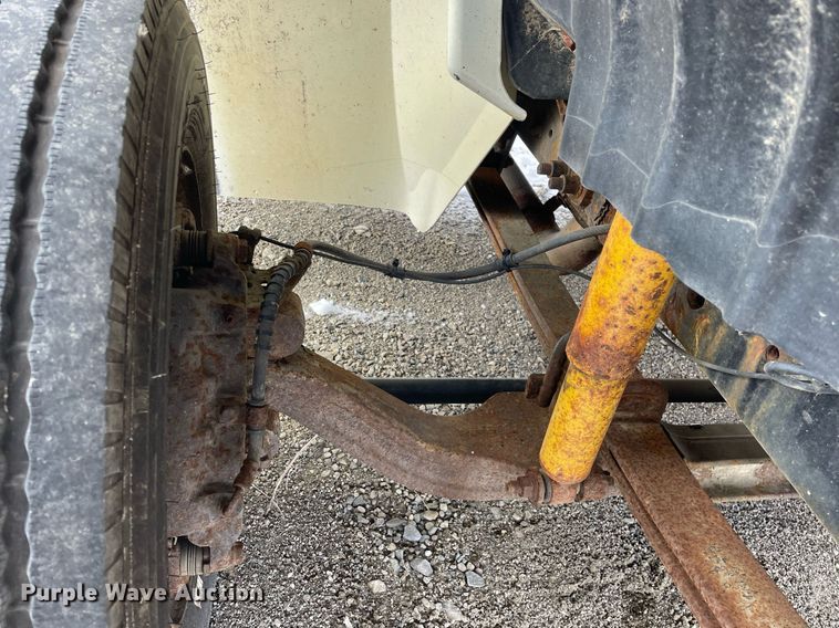 image for item DP0283 2007 International 4300  truck cab and chassis