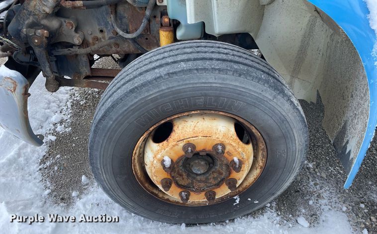 image for item DP0283 2007 International 4300  truck cab and chassis