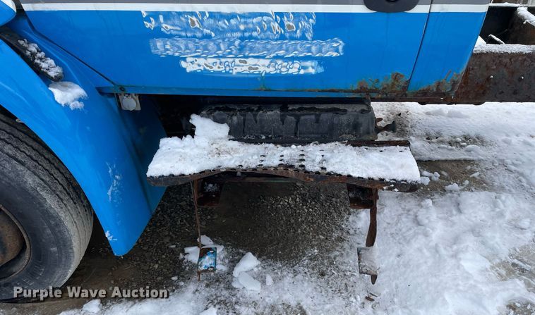 image for item DP0284 2012 International 4300  truck cab and chassis