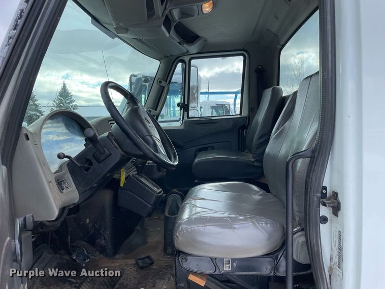 image for item DP0284 2012 International 4300  truck cab and chassis