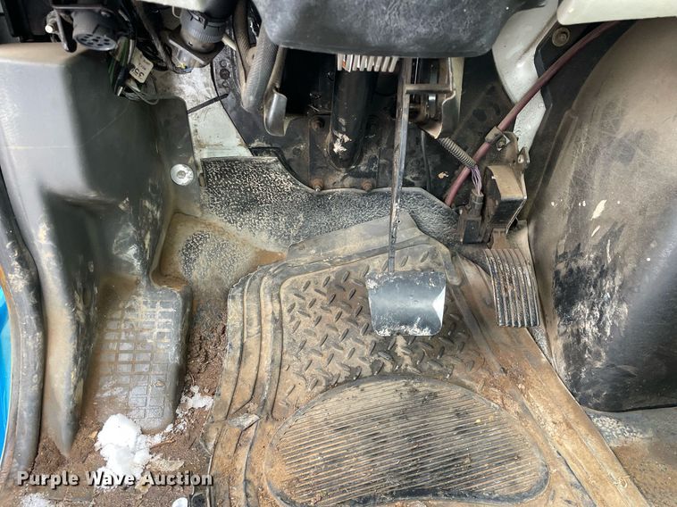 image for item DP0284 2012 International 4300  truck cab and chassis