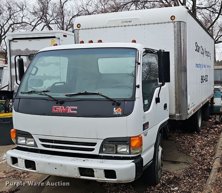 image for item DP0794 2003 GMC W4500  box truck