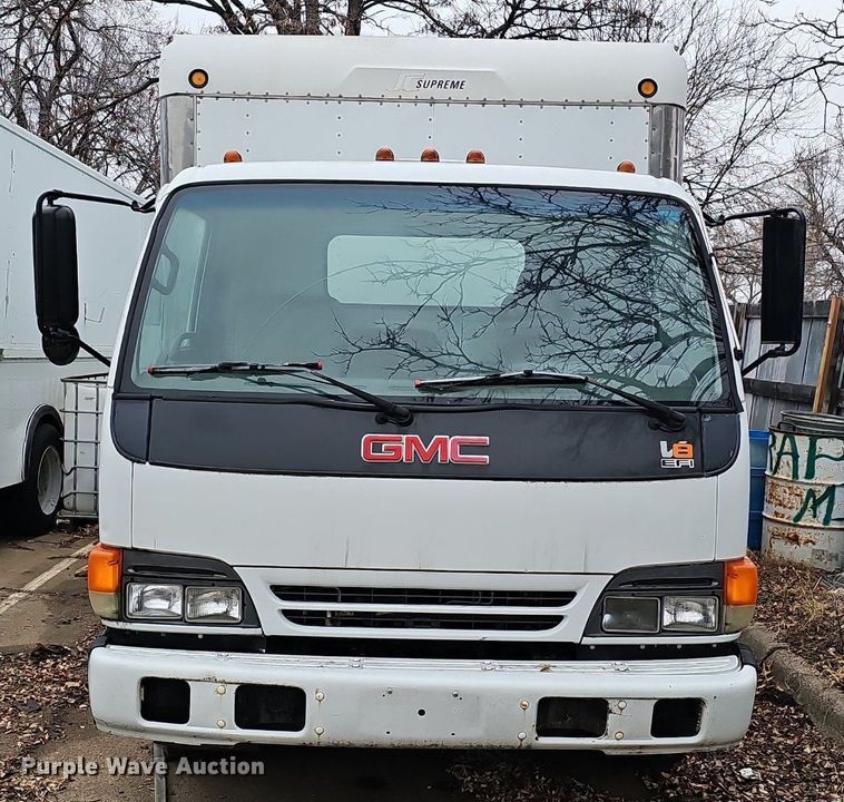 image for item DP0794 2003 GMC W4500  box truck