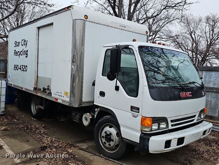 image for item DP0794 2003 GMC W4500  box truck