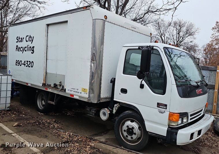 image for item DP0794 2003 GMC W4500  box truck