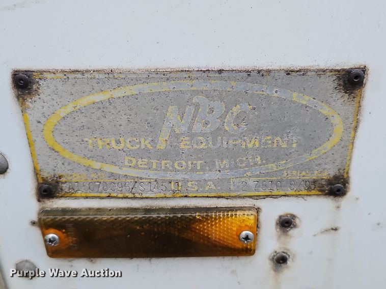 image for item DP0794 2003 GMC W4500  box truck