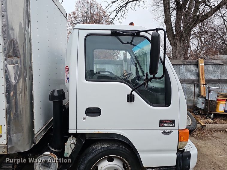 image for item DP0794 2003 GMC W4500  box truck