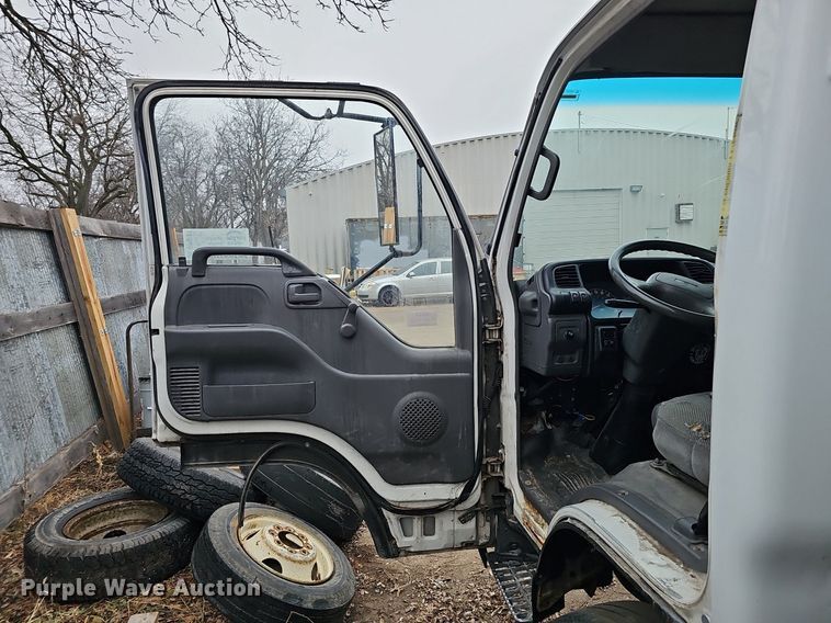 image for item DP0794 2003 GMC W4500  box truck