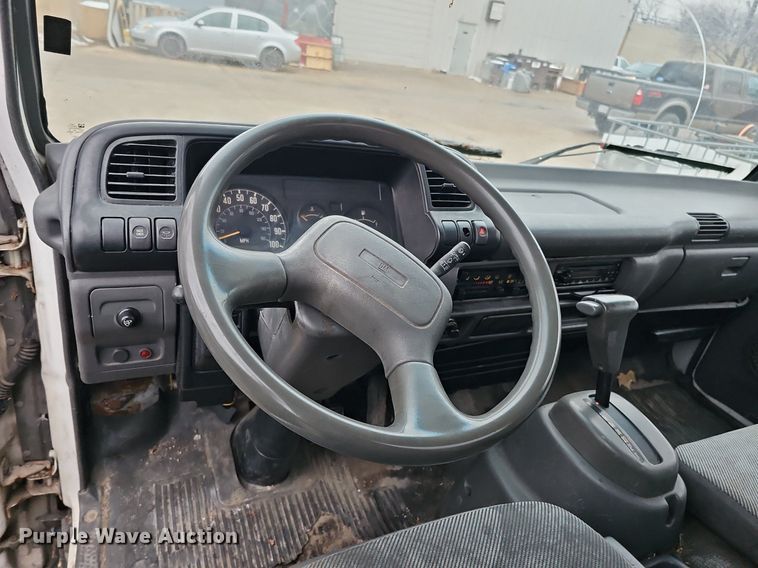 image for item DP0794 2003 GMC W4500  box truck