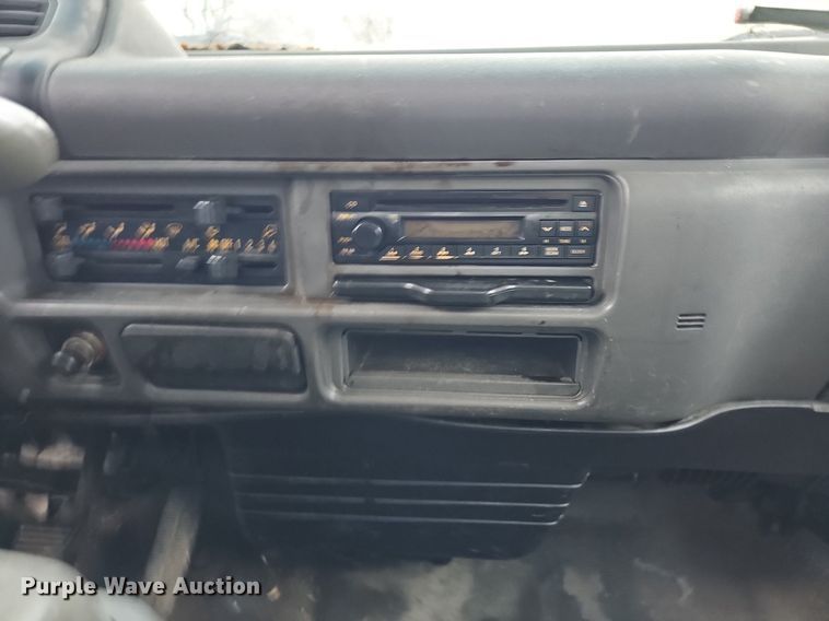 image for item DP0794 2003 GMC W4500  box truck