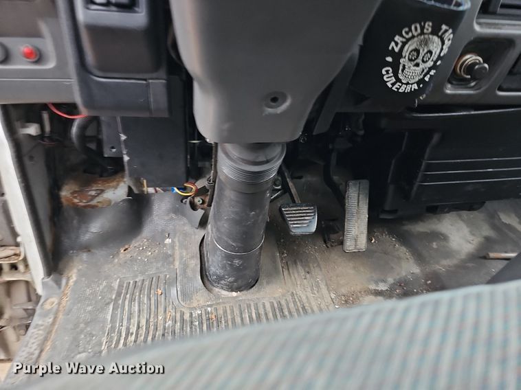 image for item DP0794 2003 GMC W4500  box truck