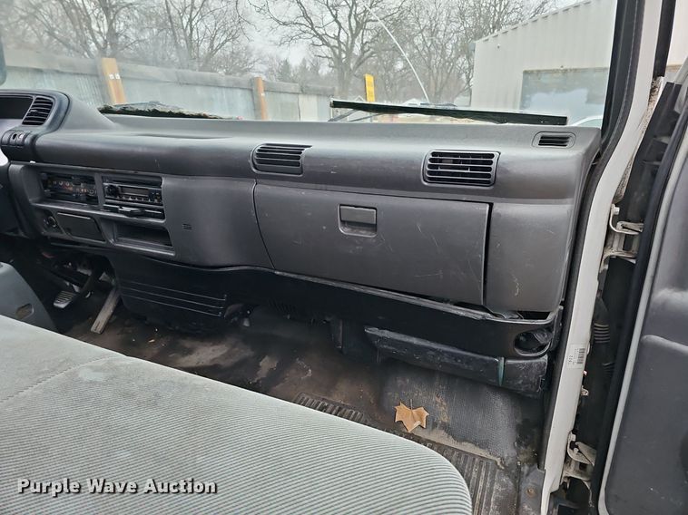 image for item DP0794 2003 GMC W4500  box truck