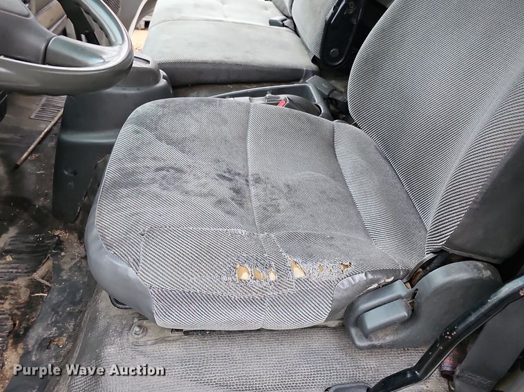 image for item DP0794 2003 GMC W4500  box truck