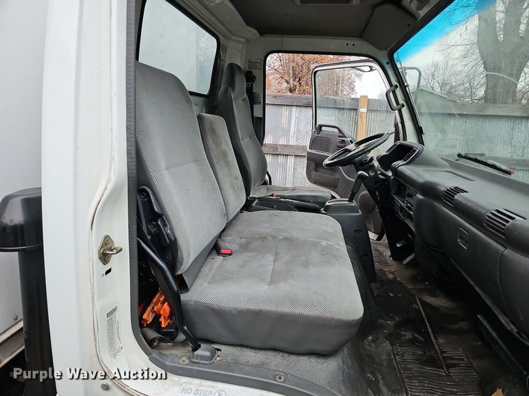 image for item DP0794 2003 GMC W4500  box truck