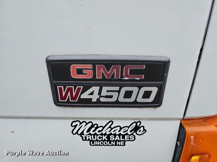 image for item DP0794 2003 GMC W4500  box truck