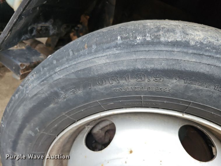 image for item DP0794 2003 GMC W4500  box truck