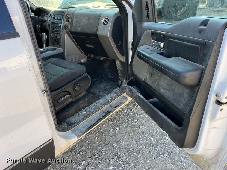 image for item DP2184 2004 Ford F150  SuperCrew pickup truck