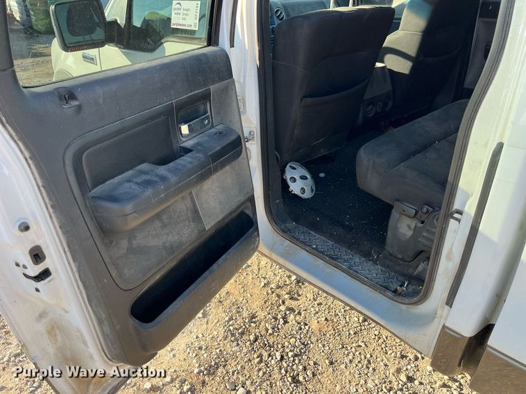 image for item DP2184 2004 Ford F150  SuperCrew pickup truck