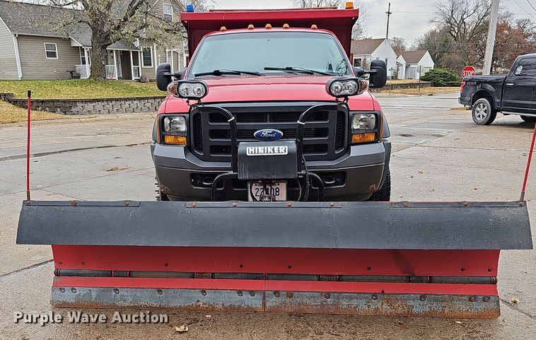 image for item DS5728 2006 Ford F550 Super Duty XL  dump truck