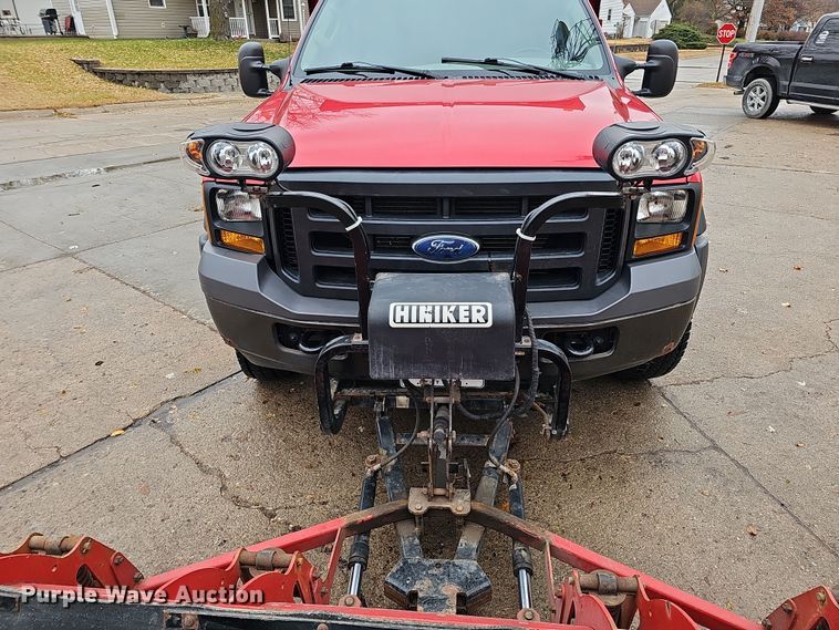 image for item DS5728 2006 Ford F550 Super Duty XL  dump truck