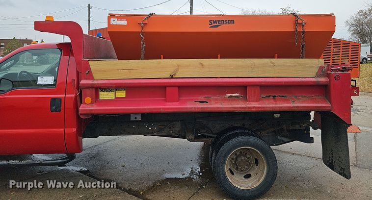 image for item DS5728 2006 Ford F550 Super Duty XL  dump truck