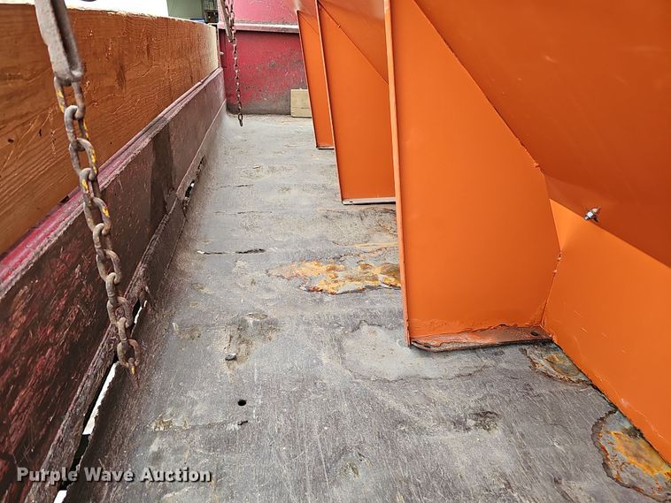 image for item DS5728 2006 Ford F550 Super Duty XL  dump truck