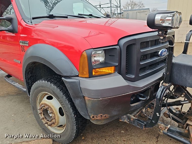 image for item DS5728 2006 Ford F550 Super Duty XL  dump truck