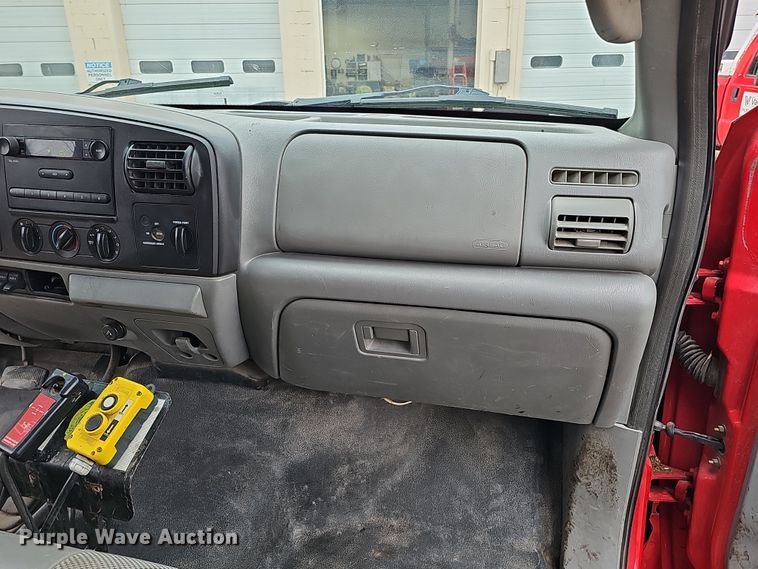 image for item DS5728 2006 Ford F550 Super Duty XL  dump truck