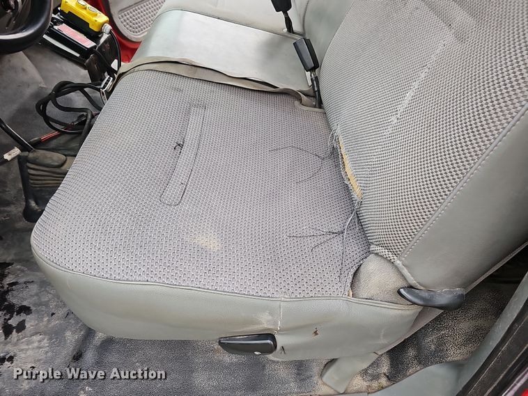 image for item DS5728 2006 Ford F550 Super Duty XL  dump truck