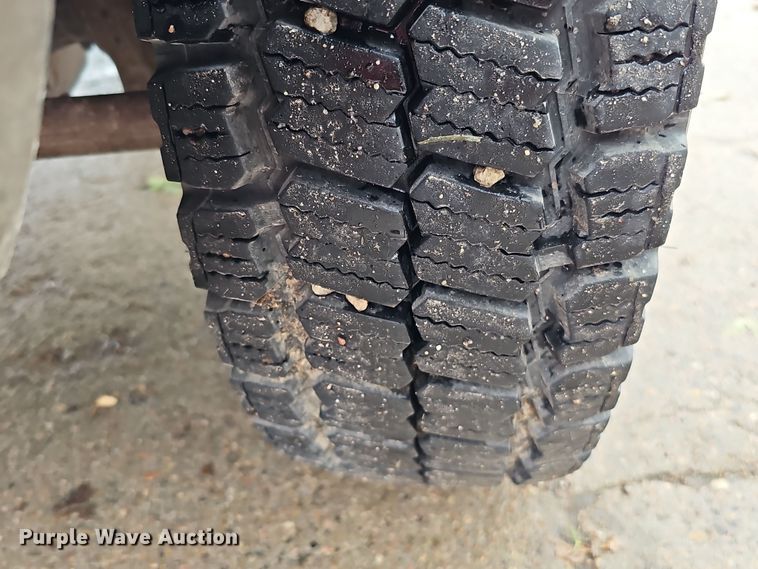 image for item DS5728 2006 Ford F550 Super Duty XL  dump truck