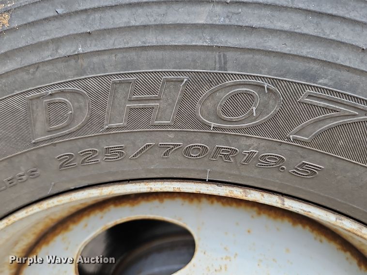 image for item DS5728 2006 Ford F550 Super Duty XL  dump truck