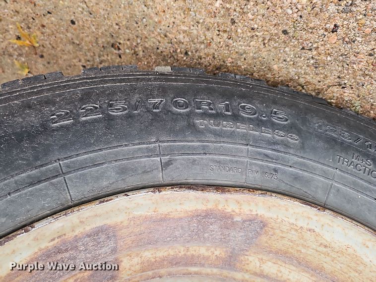 image for item DS5728 2006 Ford F550 Super Duty XL  dump truck